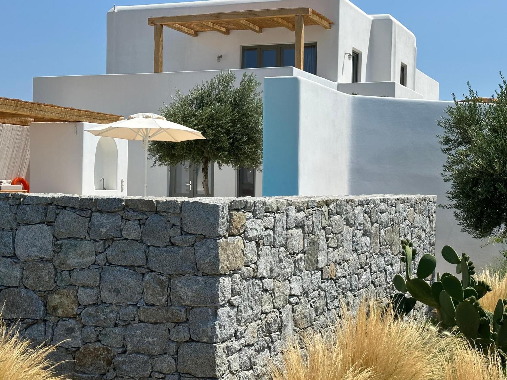 Alio Naxos Luxury Suites Agios Georgios  Exterior photo